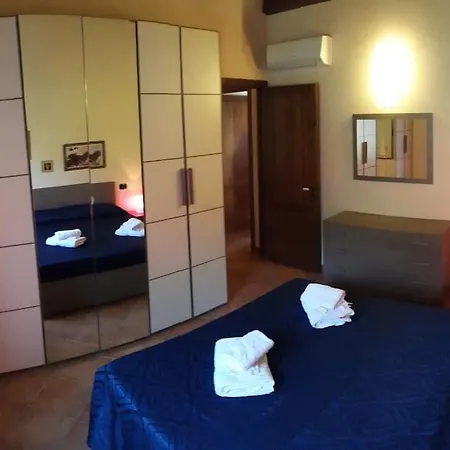 Casa Plaja Degli Uccelli Apartment